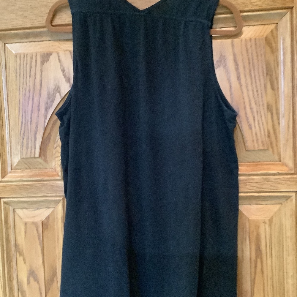 JJILL black cotton dipped hem tank top